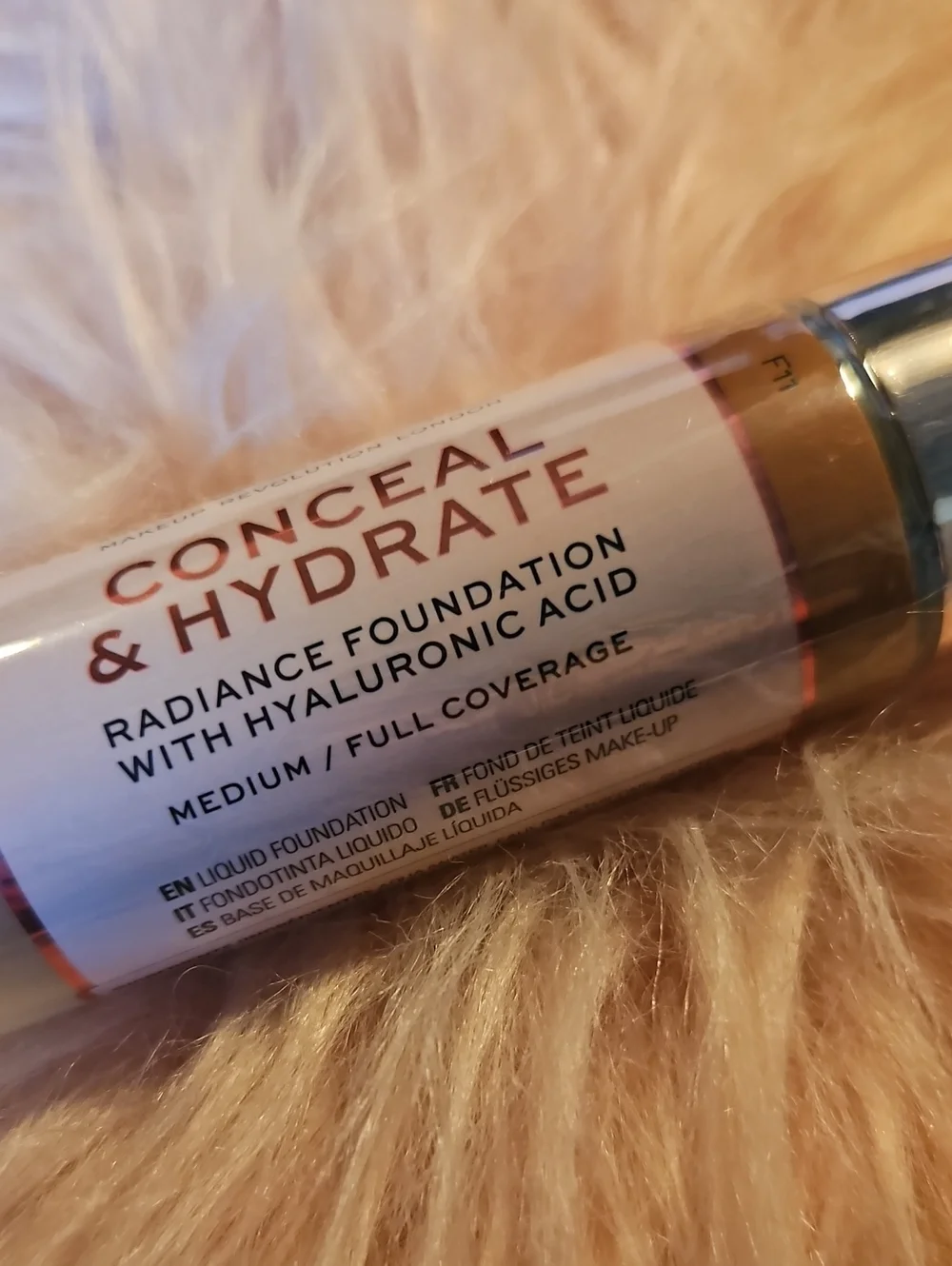 🆕️SEALED Makeup Revolution Conceal & Hydrate Radiance Foundation F11